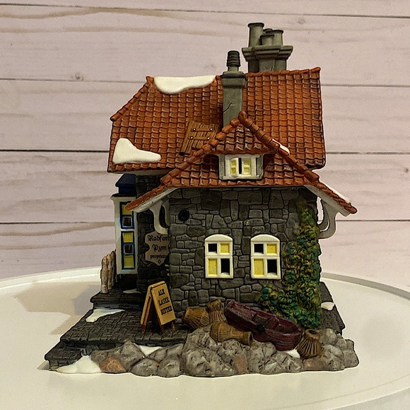 DEPARTMENT 56 - The Leather Bottle - Heritage Village - Dickens Village - Picture 4 of 10